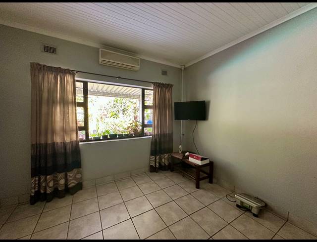 4 BEDROOM HOUSE FOR SALE IN MEER EN SEE
